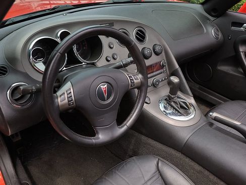 Used 2008 Pontiac Solstice GXP w/ Premium Package RWD image 37