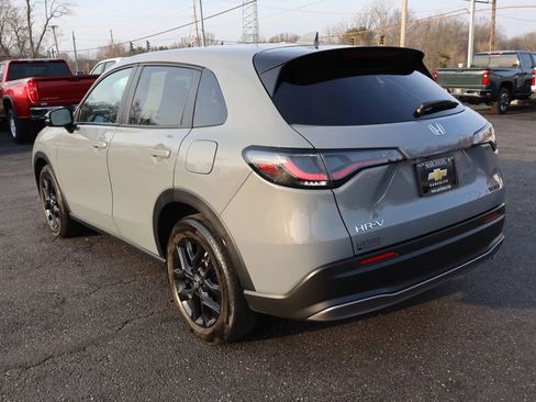 Used 2025 Honda HR-V Sport image 3
