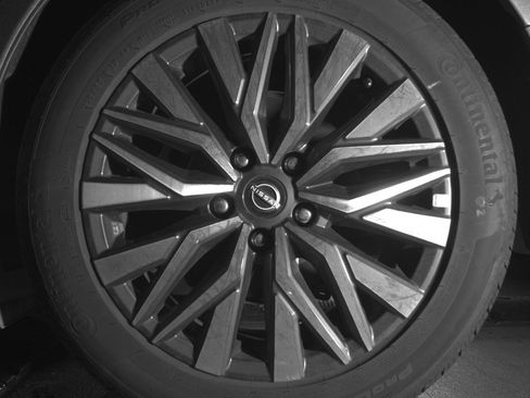Used 2025 Nissan Altima 2.5 SV FWD image 14