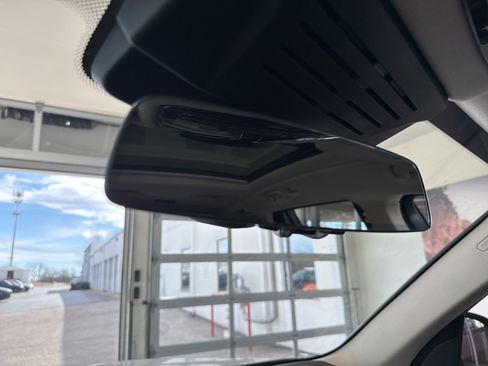 Certified 2025 BMW X7 xDrive40i w/ Premium Package image 29