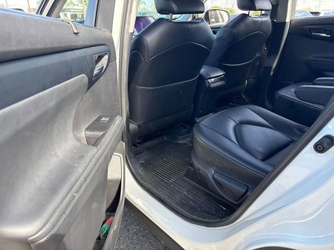 Used 2023 Toyota Highlander XLE image 11