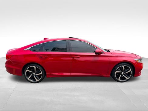 Used 2018 Honda Accord Sport image 4