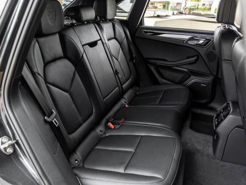 Certified 2026 Porsche Macan AWD/4WD image 35