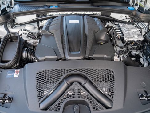 New 2026 Porsche Macan S AWD/4WD image 30