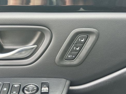 New 2025 Honda Pilot Touring image 13