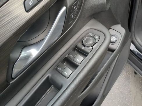 Used 2022 GMC Terrain SLT w/ Tech Package image 13