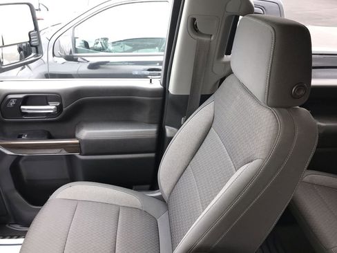 Used 2022 Chevrolet Silverado 2500 LT w/ Convenience Package image 22