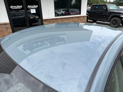 Used 2024 Nissan Sentra SR FWD image 14