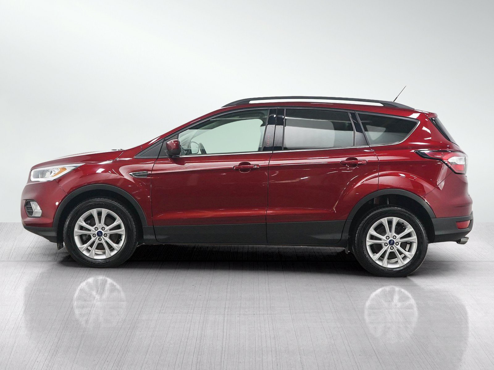 Used 2018 Ford Escape SEL AWD/4WD image 2