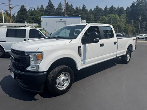 Used 2022 Ford F250 XL w/ Power Equipment Group AWD/4WD image 4