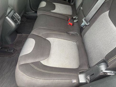 Used 2016 Jeep Cherokee Sport AWD/4WD image 40