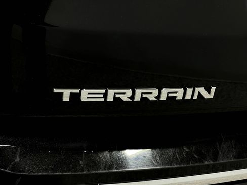 Used 2019 GMC Terrain Denali w/ GMC Pro Grade Package AWD/4WD image 38