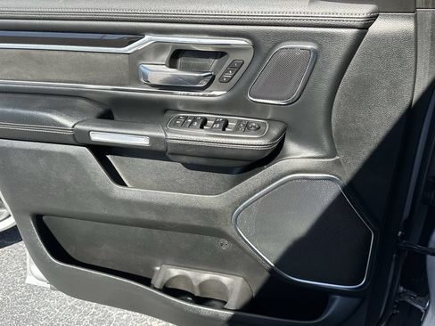 Used 2019 RAM 1500 Laramie AWD/4WD image 25