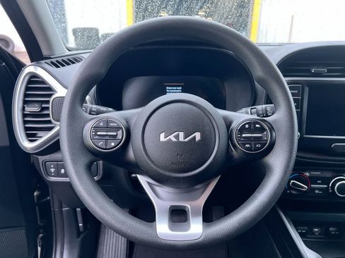 Certified 2025 Kia Soul LX FWD image 14
