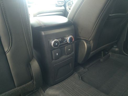 Used 2024 Ford Explorer XLT w/ Equipment Group 202A AWD/4WD image 19