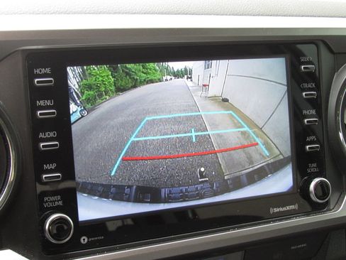 Used 2023 Toyota Tacoma SR5 RWD image 32