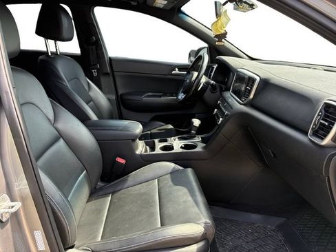 Used 2020 Kia Sportage S w/ S FWD Sunroof Package image 12