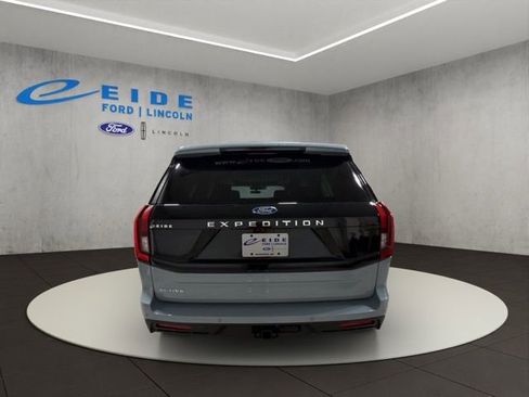 New 2026 Ford Expedition Active image 6