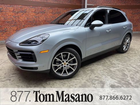 Used 2023 Porsche Cayenne S AWD/4WD image 1