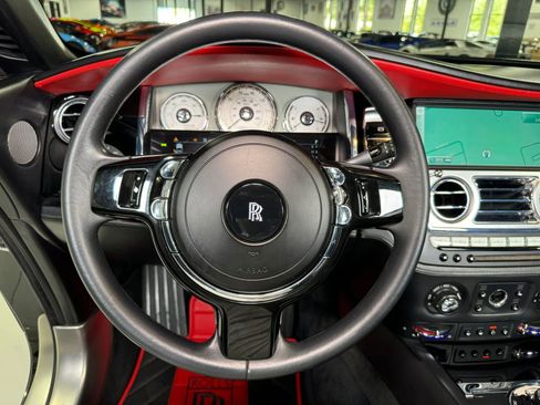 Used 2017 Rolls-Royce Dawn image 24