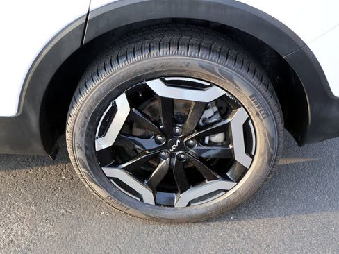 Used 2025 Kia Telluride S AWD/4WD image 19