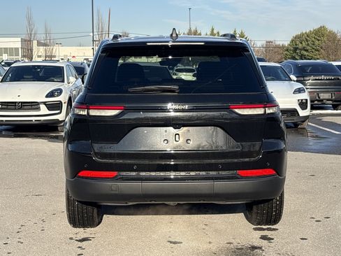 New 2025 Jeep Grand Cherokee Altitude AWD/4WD image 5