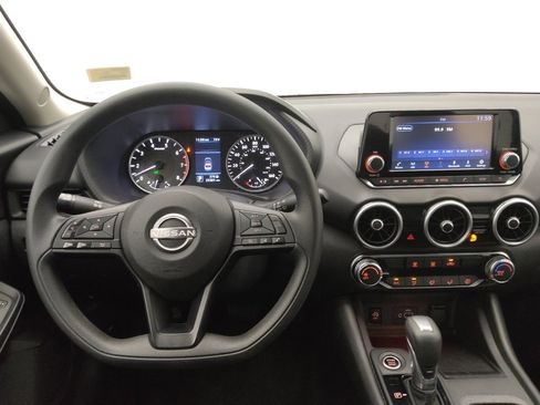 Used 2025 Nissan Sentra S image 22
