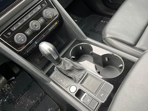 Used 2022 Volkswagen Atlas SE image 24