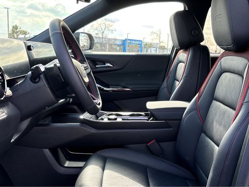 Used 2026 Chevrolet Equinox RS w/ Convenience Package III image 17