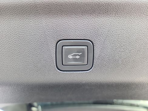 Certified 2024 Chevrolet Tahoe Premier w/ Premium Package AWD/4WD image 33