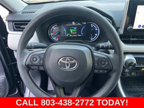 Used 2025 Toyota RAV4 XLE AWD/4WD image 18