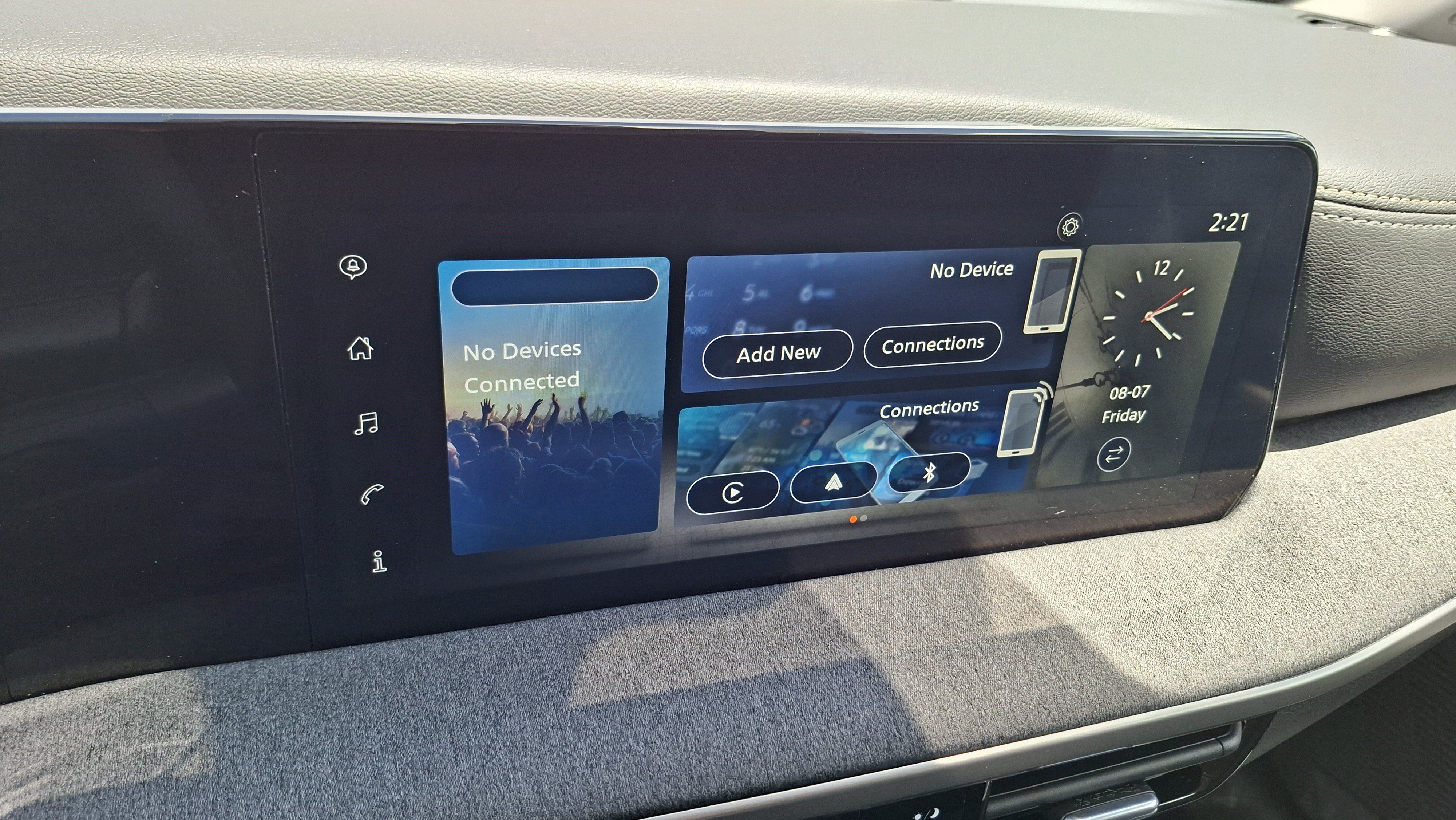 Certified 2025 Nissan Kicks SV FWD image 14