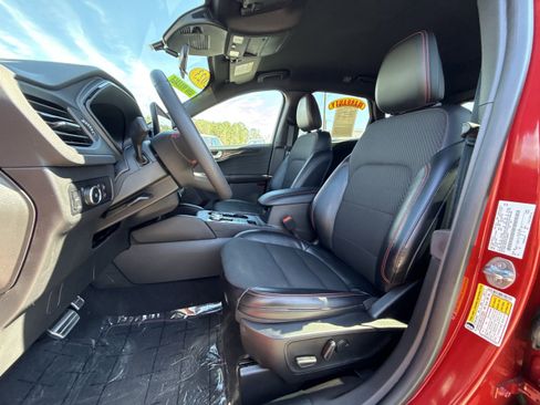 Used 2023 Ford Escape ST-Line Select w/ Tech Pack #2 image 9