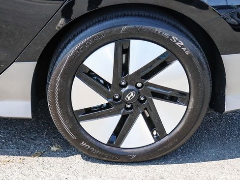 Used 2024 Hyundai Ioniq 6 SE RWD image 13