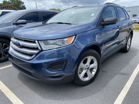Used 2018 Ford Edge SE FWD image 3