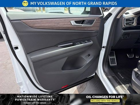 New 2026 Volkswagen Atlas SEL Premium R-Line AWD/4WD image 10
