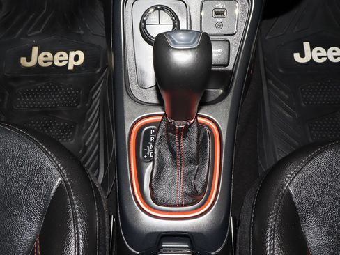 Used 2020 Jeep Compass Trailhawk image 20