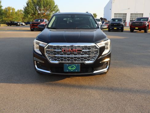 Certified 2022 GMC Terrain Denali w/ Denali Premium Package AWD/4WD image 2