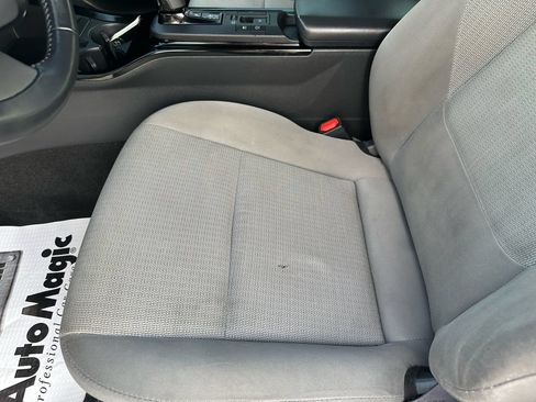 Used 2023 Toyota Prius LE FWD image 34