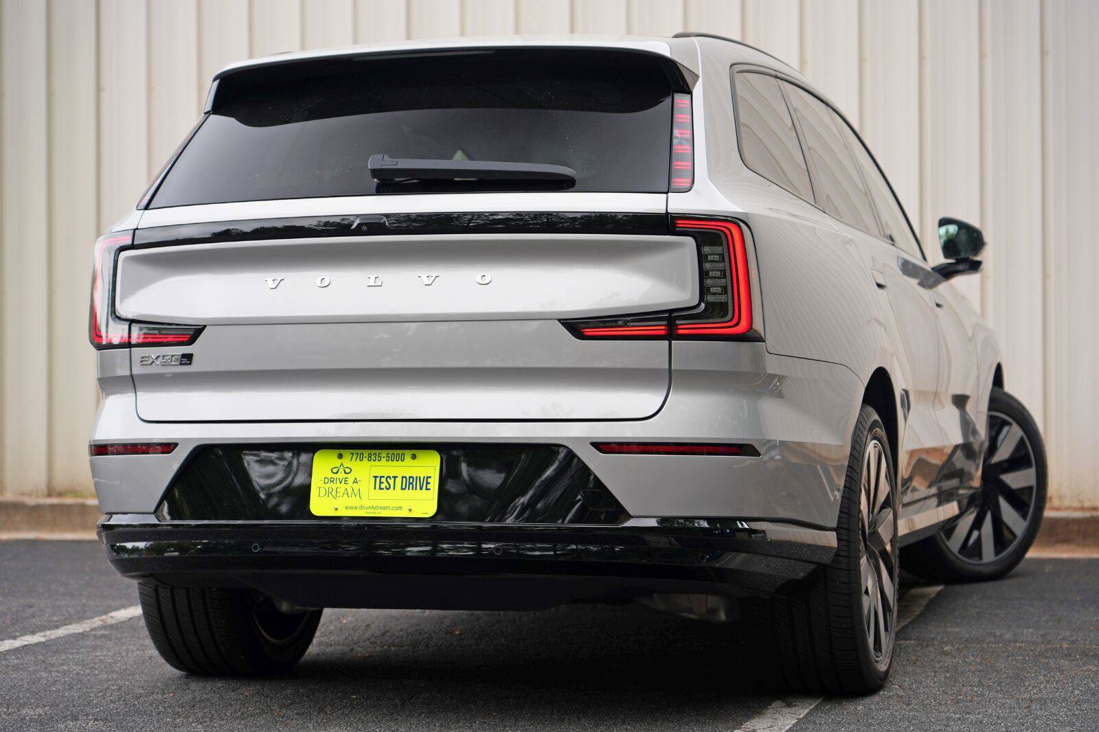 Used 2025 Volvo EX90 Ultra AWD/4WD image 4