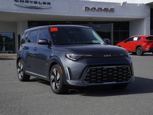 Used 2023 Kia Soul GT-Line w/ GT-Line Technology Package image 2