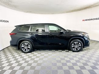Used 2024 Toyota Highlander XLE video 2
