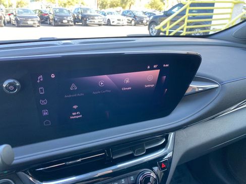 Used 2025 Buick Envista Sport Touring image 18