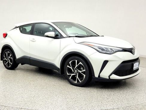 Used 2021 Toyota C-HR XLE FWD image 3