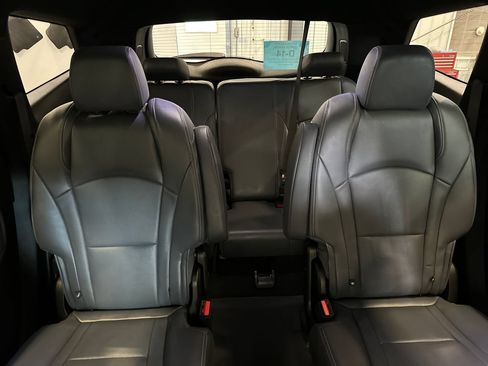 Used 2023 Buick Enclave Premium AWD/4WD image 26