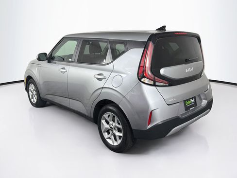 Used 2025 Kia Soul LX w/ LX Technology Package FWD image 5