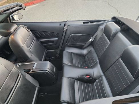 Used 2010 Ford Mustang GT Premium image 22