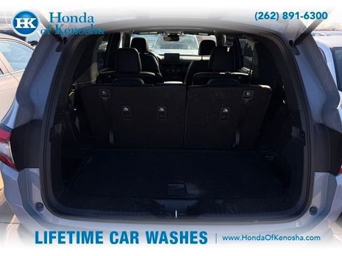 Used 2024 Honda Pilot TrailSport image 7
