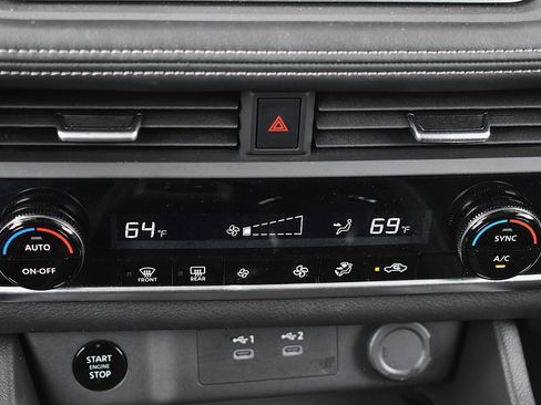 Used 2025 Nissan Rogue SV AWD/4WD image 9