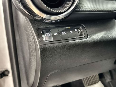 Used 2025 Chevrolet Equinox LT AWD/4WD image 16